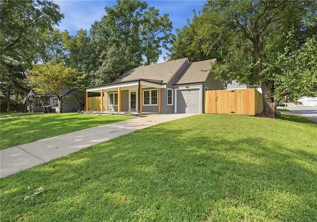 Photo 1 of Single family home for sale at 7300 Wyandotte St, Kansas City, MO 64114 | MLS# 2648559 | Listing updated on 2026-10-26