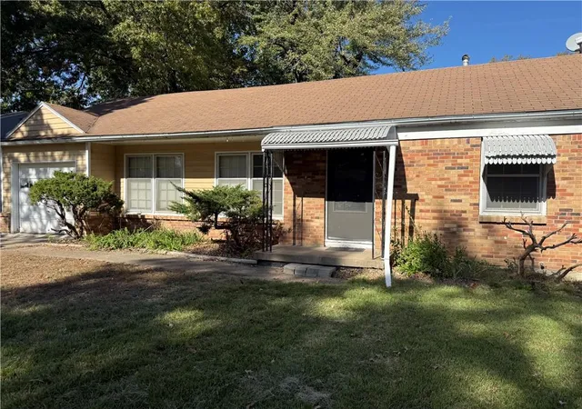 Photo 1 of Sale Pending at 606 E 90th Street, Kansas City, MO 64131 | MLS# 2648578 | Listing updated on 2026-10-28