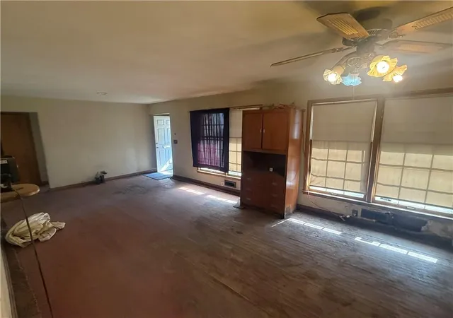 Photo 2 of Sale Pending at 606 E 90th Street, Kansas City, MO 64131 | MLS# 2648578 | Listing updated on 2026-10-28