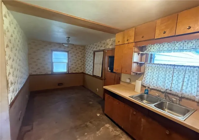 Photo 3 of Sale Pending at 606 E 90th Street, Kansas City, MO 64131 | MLS# 2648578 | Listing updated on 2026-10-28