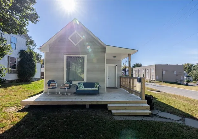 Single family home for sale at 2702 Patee St, Saint Joseph, MO 64507 | MLS# 2648583