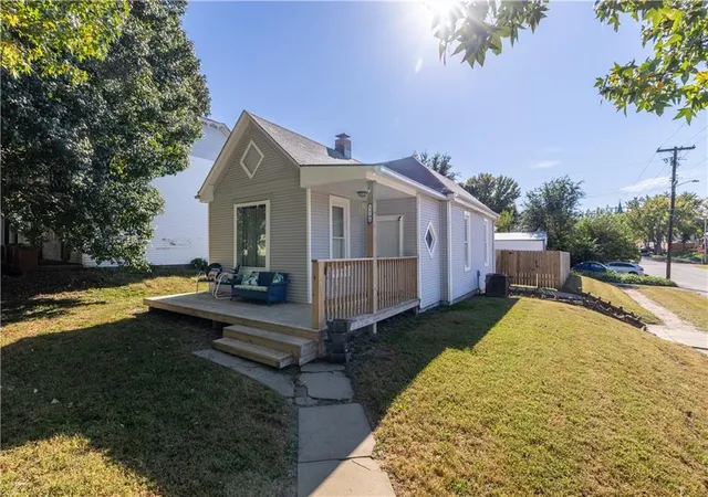 Photo 1 of Single family home for sale at 2702 Patee St, Saint Joseph, MO 64507 | MLS# 2648583 | Listing updated on 2026-10-28