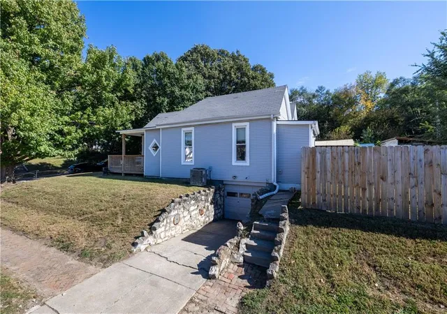 Photo 3 of Single family home for sale at 2702 Patee St, Saint Joseph, MO 64507 | MLS# 2648583 | Listing updated on 2026-10-28