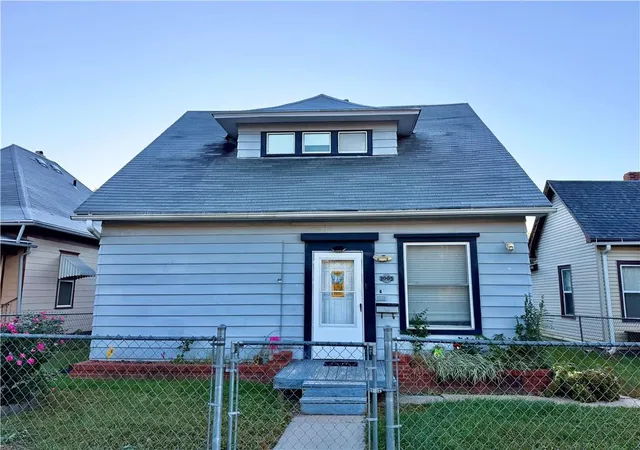 Single family home for sale at 3005 Saint Joseph Ave, Saint Joseph, MO 64505 | MLS# 2648588
