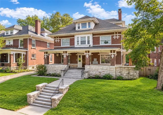 Multi family home for sale at 527 Gladstone Blvd, Kansas City, MO 64124 | MLS# 2648591