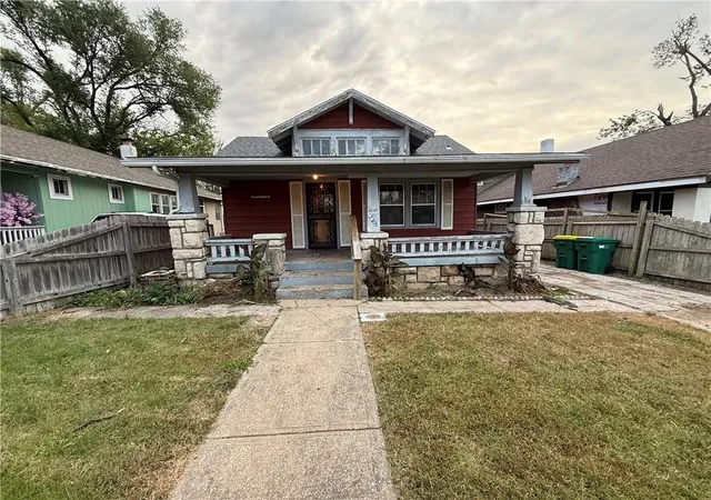 Single family home for sale at 2925 N 27th Street, Kansas City, KS 66104 | MLS# 2648611