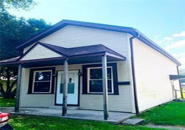 Single family home for sale at 6502 Washington St, St Joseph, MO 64054 | MLS# 2648613
