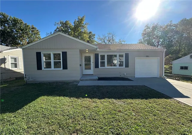 Photo 2 of Sale Pending at 11113 E 25th Street, Independence, MO 64052 | MLS# 2648614 | Listing updated on 2026-10-27
