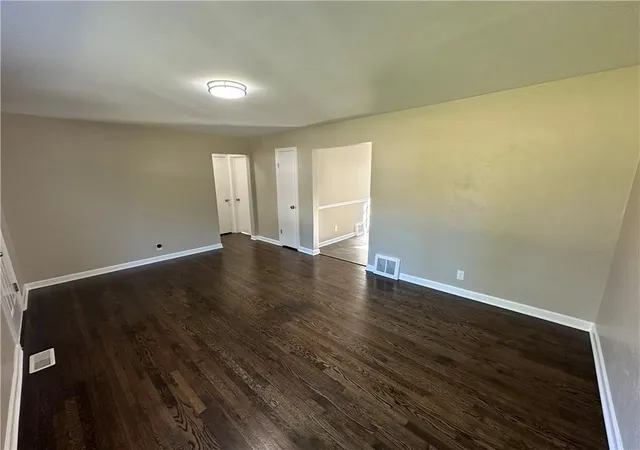 Photo 4 of Sale Pending at 11113 E 25th Street, Independence, MO 64052 | MLS# 2648614 | Listing updated on 2026-10-27