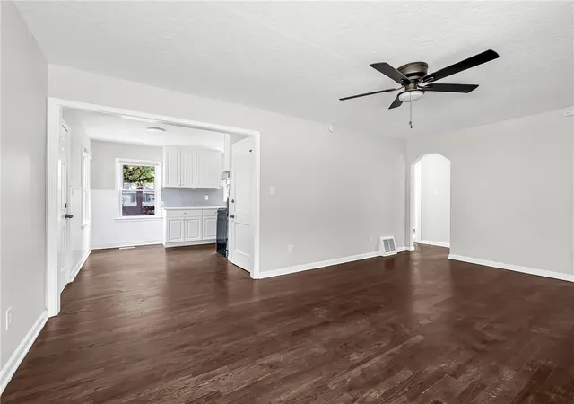 Photo 4 of Sale Pending at 2221 North 36th St, Kansas City, KS 66104 | MLS# 2648621 | Listing updated on 2026-10-26
