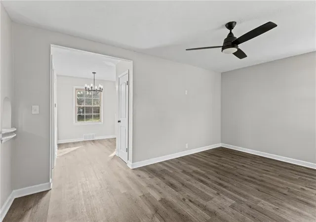 Photo 4 of Single family home for sale at 3203 NE 56 Th St, Kansas City, MO 64119 | MLS# 2648623 | Listing updated on 2026-10-28