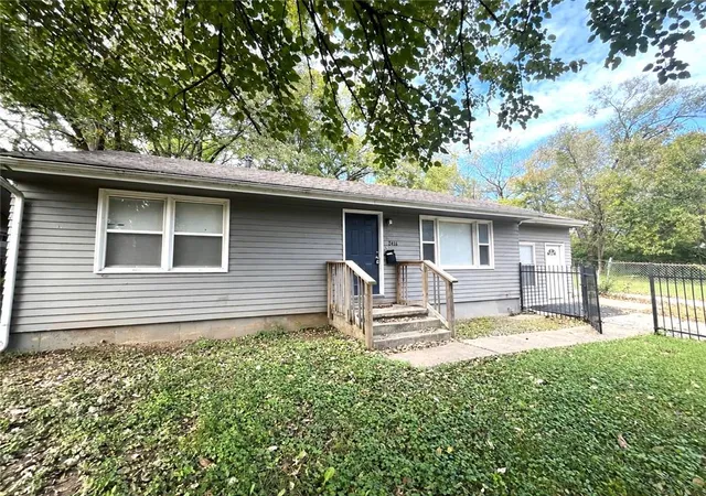Single family home for sale at 7416 Montgall Ave, Kansas City, MO 64132 | MLS# 2648625