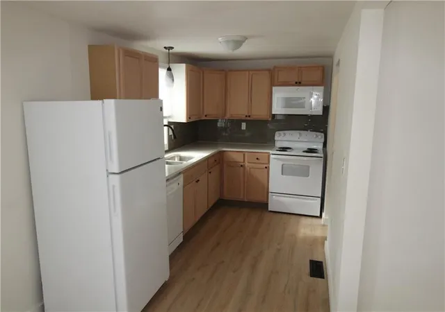 Photo 2 of Single family home for sale at 231 S Bethany St, Kansas City, KS 66102 | MLS# 2648637 | Listing updated on 2026-10-28