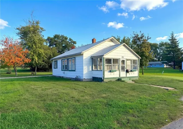 Photo 1 of Single family home for sale at 701 E 4th Street, Trenton, MO 64683 | MLS# 2648640 | Listing updated on 2026-10-24