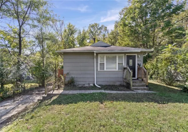 Single family home for sale at 4323 Towers Rd, Kansas City, MO 64130 | MLS# 2648643