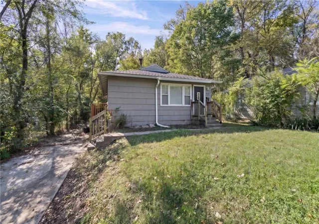 Photo 1 of Single family home for sale at 4323 Towers Rd, Kansas City, MO 64130 | MLS# 2648643 | Listing updated on 2026-10-24