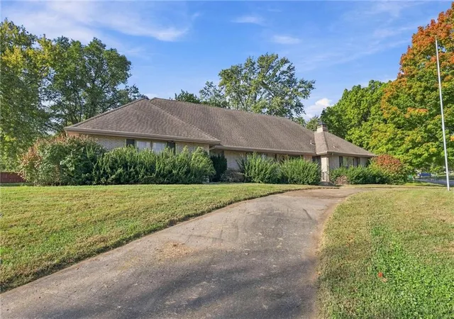 Photo 2 of Single family home for sale at 9209 W 47th Street, Shawnee, KS 66203 | MLS# 2648658 | Listing updated on 2026-10-27