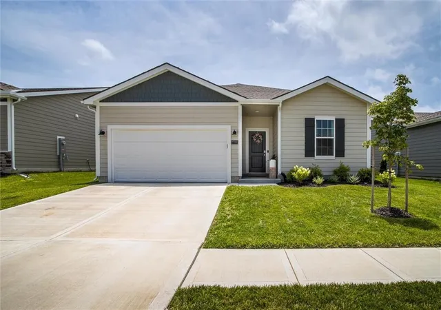 Single family home for sale at 27031 E Oak View Dr, Lees Summit, MO 64086 | MLS# 2648673