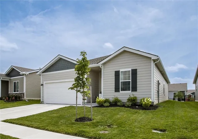 Photo 1 of Single family home for sale at 27031 E Oak View Dr, Lees Summit, MO 64086 | MLS# 2648673 | Listing updated on 2026-10-27