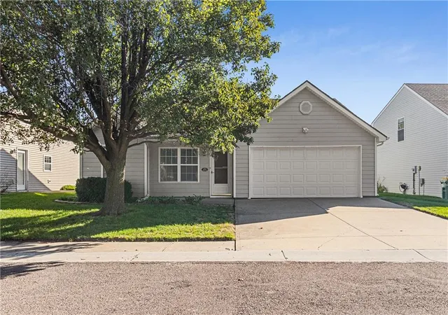 Photo 1 of Single family home for sale at 371 N Sumac St, Gardner, KS 66030 | MLS# 2648681 | Listing updated on 2026-10-28
