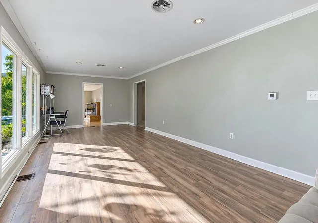 Photo 3 of Single family home for sale at 622 Walnut St, Liberty, MO 64068 | MLS# 2648685 | Listing updated on 2026-10-28