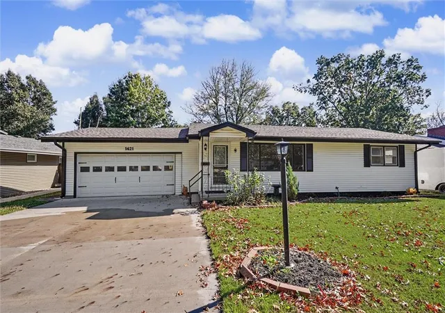 Photo 1 of Single family home for sale at 1421 S Maple St, Ottawa, KS 66067 | MLS# 2648687 | Listing updated on 2026-10-27