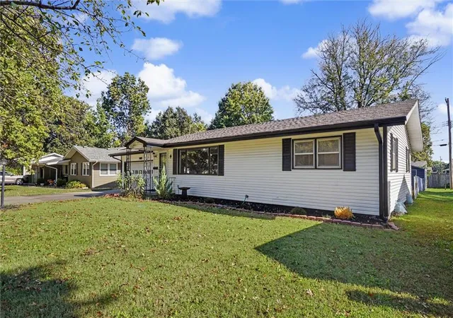 Photo 1 of Single family home for sale at 1421 S Maple St, Ottawa, KS 66067 | MLS# 2648687 | Listing updated on 2026-10-27