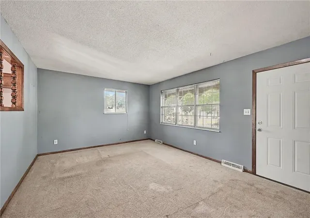 Photo 4 of Single family home for sale at 3621 NE 57th Terrace, Kansas City, MO 64119 | MLS# 2648688 | Listing updated on 2026-10-29