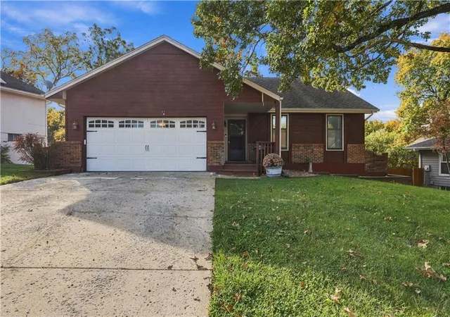 Photo 1 of Single family home for sale at 2600 SW Morningside Dr, Blue Springs, MO 64015 | MLS# 2648716 | Listing updated on 2026-10-26