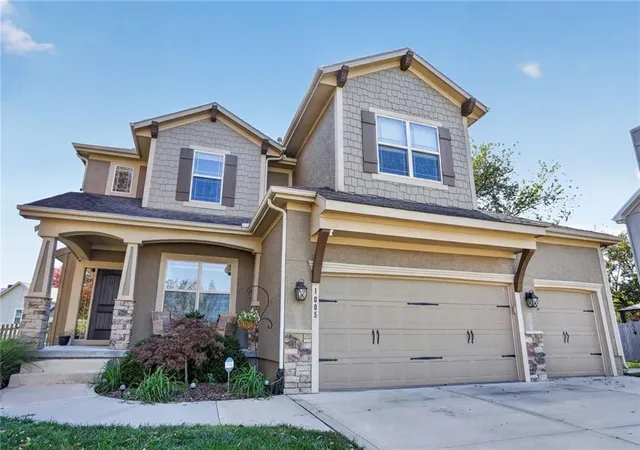 Photo 1 of Single family home for sale at 1005 Sw Whistle Dr, Lees Summit, MO 64082 | MLS# 2648717 | Listing updated on 2026-10-29