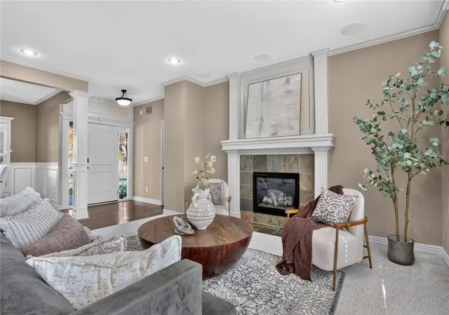Photo 3 of Single family home for sale at 1005 SW Whistle Dr, Lees Summit, MO 64082 | MLS# 2648717 | Listing updated on 2026-10-29