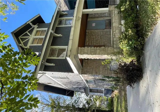 Photo 2 of Single family home for sale at 4012 Montgall Ave, Kansas City, MO 64130 | MLS# 2648719 | Listing updated on 2026-10-28