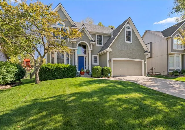 Photo 2 of Single family home for sale at 8519 Haven St, Lenexa, KS 66219 | MLS# 2648723 | Listing updated on 2026-10-27