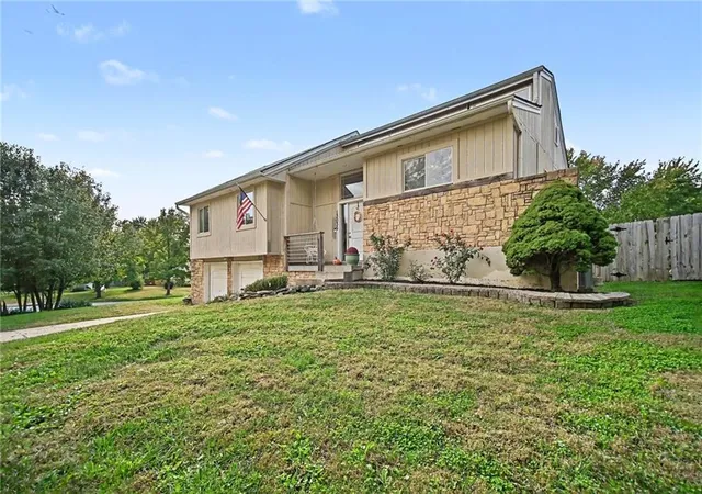 Photo 4 of Single family home for sale at 13036 S Raintree Dr, Olathe, KS 66062 | MLS# 2648724 | Listing updated on 2026-10-29
