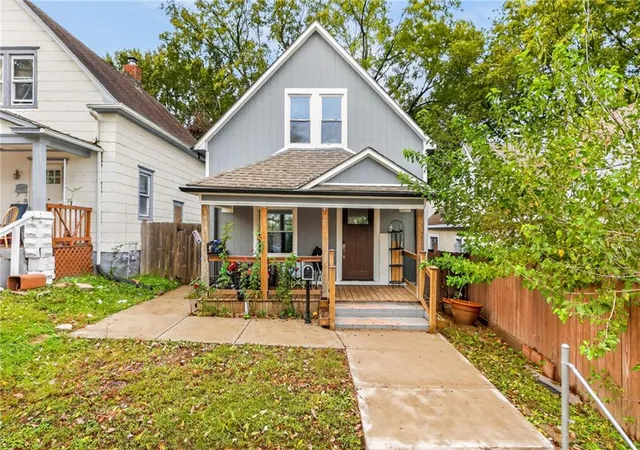 Single family home for sale at 2610 Cypress Ave, Kansas City, MO 64127 | MLS# 2648735