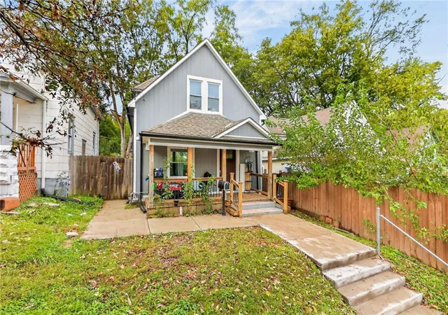 Photo 1 of Single family home for sale at 2610 Cypress Ave, Kansas City, MO 64127 | MLS# 2648735 | Listing updated on 2026-10-27
