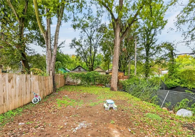 Photo 2 of Single family home for sale at 2610 Cypress Ave, Kansas City, MO 64127 | MLS# 2648735 | Listing updated on 2026-10-27