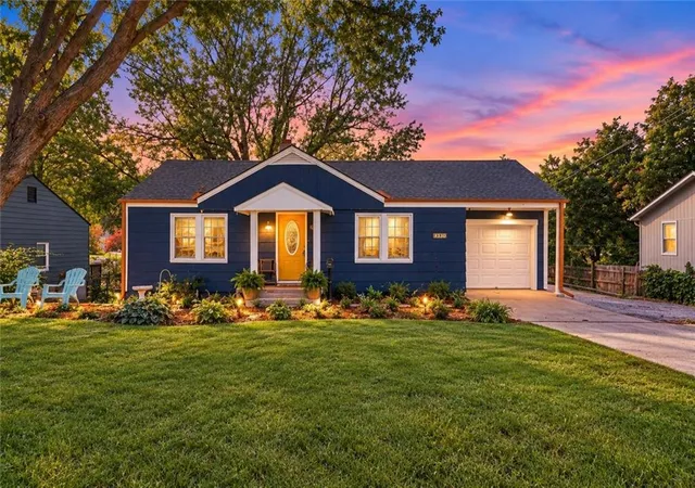 Photo 1 of Single family home for sale at 3330 Blue Ridge Blvd, Independence, MO 64052 | MLS# 2648740 | Listing updated on 2026-10-29