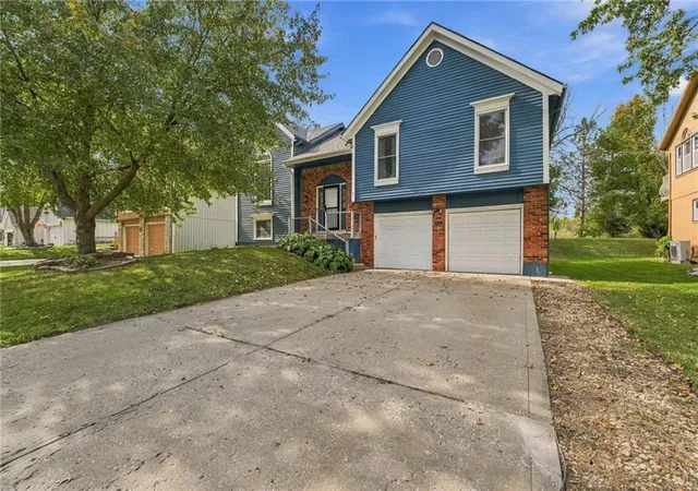 Single family home for sale at 2804 N 103rd Street, Kansas City, KS 66109 | MLS# 2648751