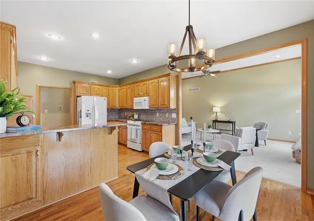 Photo 3 of Single family home for sale at 1404 NE Georgian Pl, Lees Summit, MO 64064 | MLS# 2648773 | Listing updated on 2026-10-29