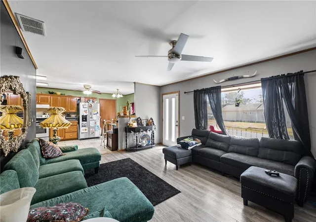 Photo 4 of Single family home for sale at 623 S Sycamore St, Iola, KS 66749 | MLS# 2648782 | Listing updated on 2026-10-28