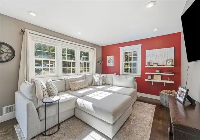Photo 4 of Single family home for sale at 126 E 132nd Terrace, Kansas City, MO 64145 | MLS# 2648792 | Listing updated on 2026-10-30