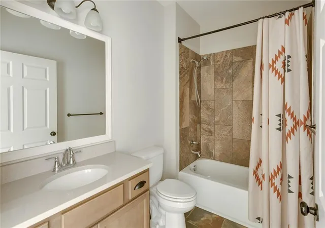 Photo 4 of Single family home for sale at 4004 NW 96th Terrace, Kansas City, MO 64154 | MLS# 2648800 | Listing updated on 2026-10-27