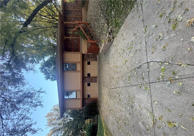 Single family home for sale at 524 NE Stonewall Dr, Blue Springs, MO 64014 | MLS# 2648818