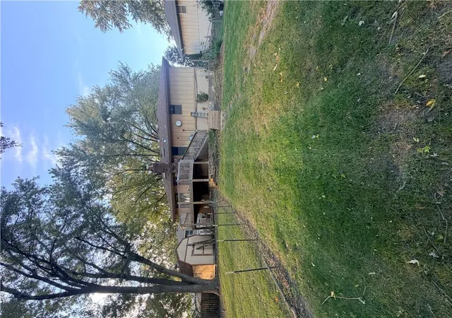 Photo 4 of Single family home for sale at 524 NE Stonewall Dr, Blue Springs, MO 64014 | MLS# 2648818 | Listing updated on 2026-10-28