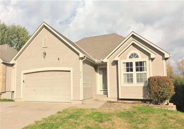 Single family home for sale at 212 W Rachel Ct, Independence, MO 64055 | MLS# 2648827