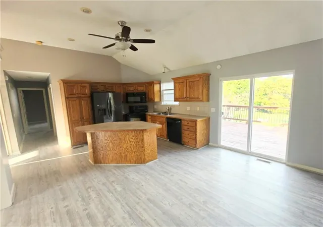 Photo 3 of Single family home for sale at 212 W Rachel Ct, Independence, MO 64055 | MLS# 2648827 | Listing updated on 2026-10-29