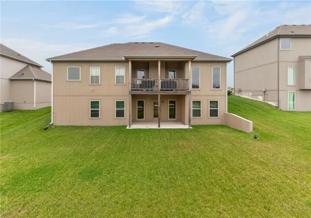 Photo 3 of Single family home for sale at 11027 N Crystal Ave, Kansas City, MO 64156 | MLS# 2648828 | Listing updated on 2026-10-29