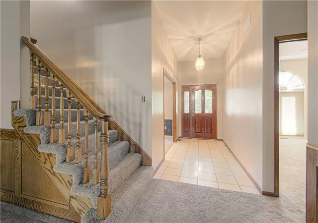Photo 4 of Single family home for sale at 706 Kingston Dr, Liberty, MO 64068 | MLS# 2648833 | Listing updated on 2026-10-27