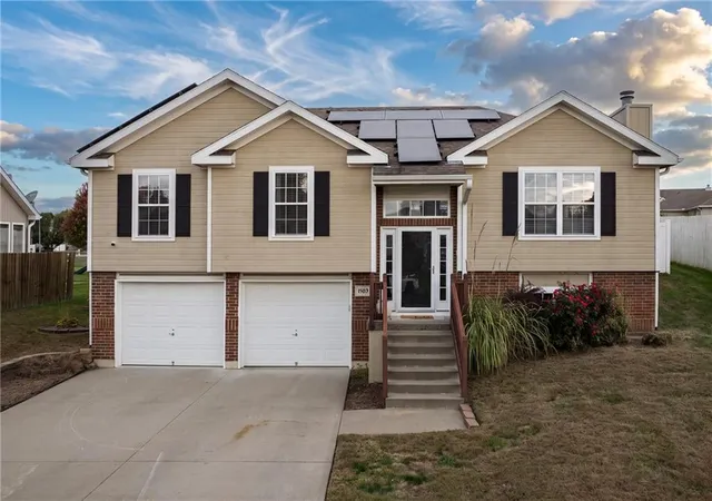 Photo 1 of Single family home for sale at 1503 Emerald Way, Warrensburg, MO 64093 | MLS# 2648836 | Listing updated on 2026-10-28